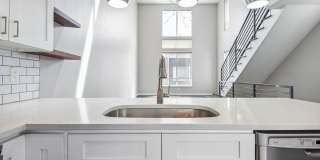 Modern Sunnyside Townhome with Rooftop Deck & Skyline Views Gallery 18