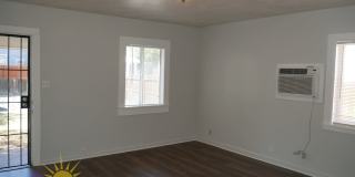 Cozy 2 Bed 1 Bath 728qft single family home in Oak Park Gallery 5