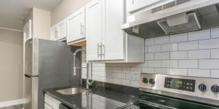 Maple Leaf-Minutes from Law/Optometry School!! Gallery 2
