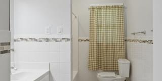 Spacious 4BR House in Signal Mountain Gallery 21