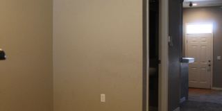 Stonegate Townhouse w/ 3 br/3 1/2 baths!! Gallery 6
