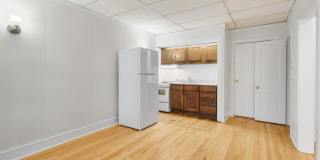 1440 West HOWARD Gallery 3