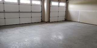 Three bedroom two bathroom Twin home w/ triple garage Gallery 19