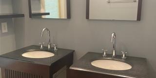 Vanderbilt Place - Wonderful Location 3 bedrooms/3 1/2 baths Gallery 20