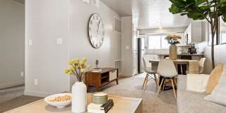 2nd Floor 2bed 1 Bath in Hurricane!! Gallery 1