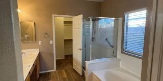 Cozy 3 Bed 2 Bath with Enclosed Den! Cozy 3 Bed 2 Bath with Enclosed Den! Gallery 25