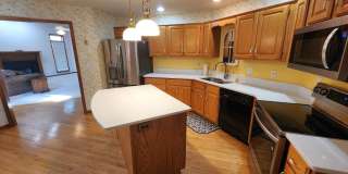 Executive 3+BR, 3BTH Rancher, 2car gar (with ALL utilities only $450/mo) and lawncare and snow removal provided! Gallery 10