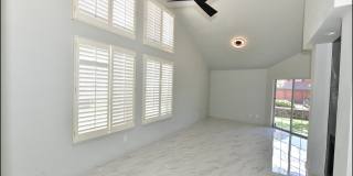 31 STRATFORD HALL Circle Gallery 10