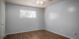 Royal Oaks Gallery 11