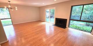 2001 WETHERSFIELD Court Gallery 1