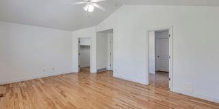 Beautiful 2 Story Home w attached 2 car garage Gallery 23