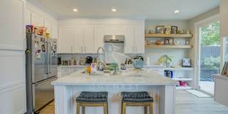 Upgraded Lincoln Crossing Oasis | Walking distance to MANY ammenities Gallery 12