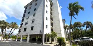 SEASONAL BEACH ACCESS 2/2 CONDO ON FT. MYERS BEACH!!! Gallery 1