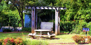 University Garden Apartment Homes Gallery 11