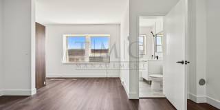 Modern Andersonville Studio with High-End Finishes & Abundant Natural Light! Gallery 3