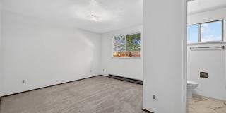 5025 South 167th Street Gallery 9