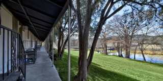 The LUX Riverside Gallery 14