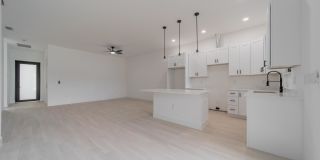541 Ladd St Gallery 9
