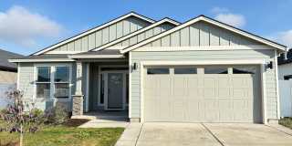 Beautiful 3 Bed / 2 Bath Home in Agate Meadows – White City Gallery 1