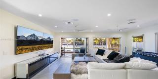 517 S Riverside Dr Gallery 10