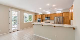 single story / 3 car garage / 3 bedrooms / 3 baths Gallery 9