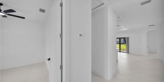 4746 27th Street SW Gallery 21