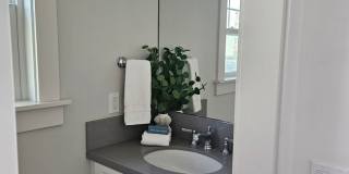 3 Bedroom Plus Home with Roof Top Deck Gallery 36