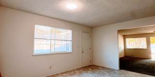 Charming 2-Bedroom Duplex with Large Fenced Yard & Attached Garage Charming 2-Bedroom Duplex with Large Fenced Yard & Attached Garage Gallery 9