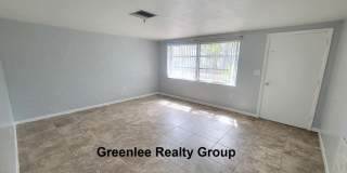 Spacious 2 Bed/ 1 Bath Triplex Apt. Trash and Lawn Included! Gallery 4