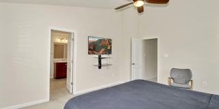 2221 CONGRESBURY Place Gallery 23