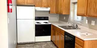 Spacious 3 bed/2 bath - walk to campus! Gallery 26