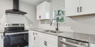 Beautifully Remodeled 3/1.5 Home in Historic Denver Heights with Modern Upgrades and a Park‑Like Backyard. Gallery 6