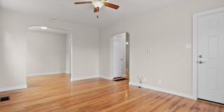 Remodeled Midtown Bungalow Gallery 9