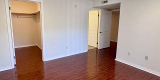 3 bedroom 2 bath condo on Vanowen Gallery 14