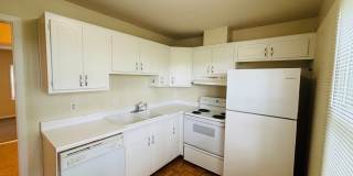 4 Bedroom, 2.5 Bath Townhouse Gallery 5
