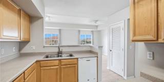 1025 VILLAGIO Circle Gallery 17