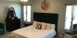 Beautiful 4-Bedroom Home in Chesapeake – Pet Friendly! Gallery 1