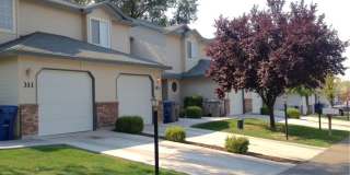 Beautiful 3 bed 1.5 bath Townhome with garage in Nampa! Gallery 1