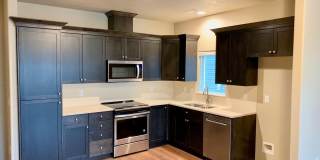 Edgewater Village- 839 Water Ave NE Albany Oregon Gallery 1