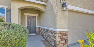 Dont Miss This Gorgeous 4 bed 3 bath plus Loft! Gallery 4