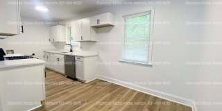 428 North Oak Street Gallery 3