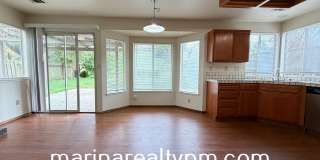 Glen Cove Beauty 3 bed 2.5  bath 2 Story home in established neighborhood Gallery 14