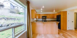 Beautiful 3 bed/2.5 bath single family home w/attached 2 car garage Gallery 16