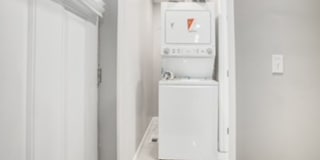 **Pendleton Heights Neighborhood**Newly remodeled 3/2 Bath Furnished Option Avaliable Gallery 22