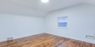 AVAILABLE JUNE 2026! - 2 Bedroom Suburban Vibes in the HEART of the City!! Gallery 26