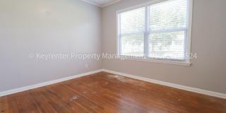 Beautifully Done 3 Bedroom House! Available for Immediate Move in! Gallery 23