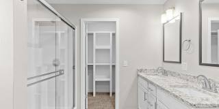 Beautiful Split Level 5 Bedroom Home - Hills of Olde Savannah Gallery 22