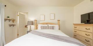 7310 Balboa Blvd Gallery 34