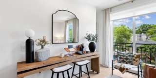 Solis Midtown Gallery 44