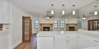 3 Beds 2 Baths Home with Jacuzzi & 2-Car Garage in Clearwater! Gallery 13